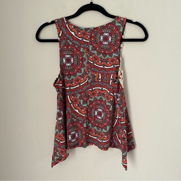 Stoosh Women’s Elephant Print Square Neck Sleeveless Asymmetric Hemline Boho Top - Picture 3 of 3